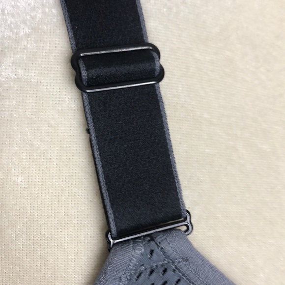 Maidenform Sports Bra Size 36DD - Picture 4 of 8